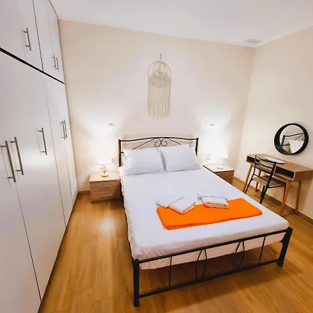 Estrella Apartment *